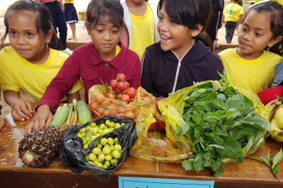 Hình ảnh Ngày đọc sách và Hoạt động trải nghiệm “Gian hàng xanh” của cô và trò trường Tiểu học Ama Jhao