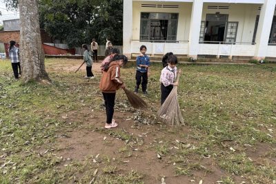 Ngày 28/11/2025 Liên Đội Ama Jhao triển khai phong trào ” trường em xanh, sạch, đẹp” cho toàn thề học sinh và giáo viên.